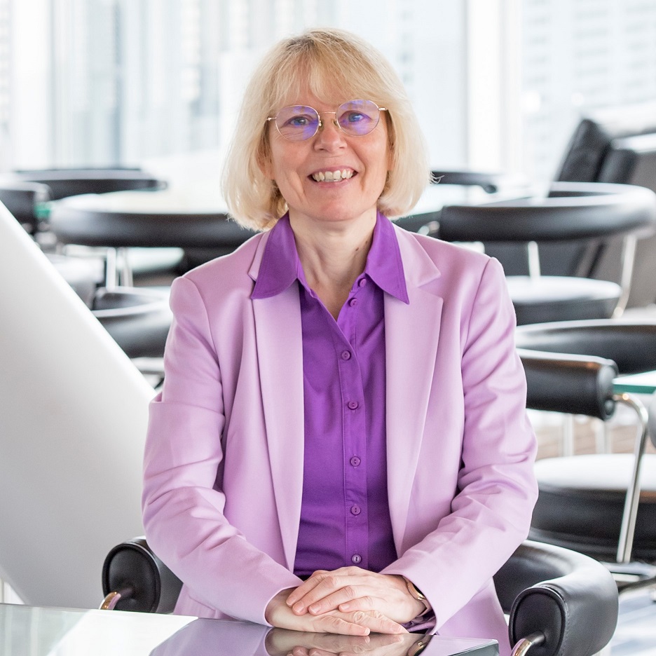 ハイケ・ピナウ－サトウ准教授｜KUFS PEOPLE｜京都外国語大学・京都外国語短期大学